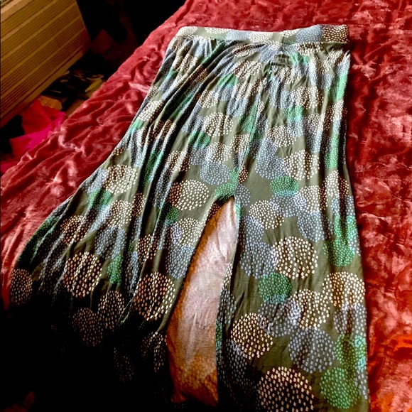 Dresses & Skirts - Maxi skirt pretty worn once